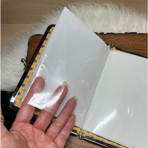 Vera Bradley Retired Riviera Blue Hugs N Kisses - Picture 8 of 17